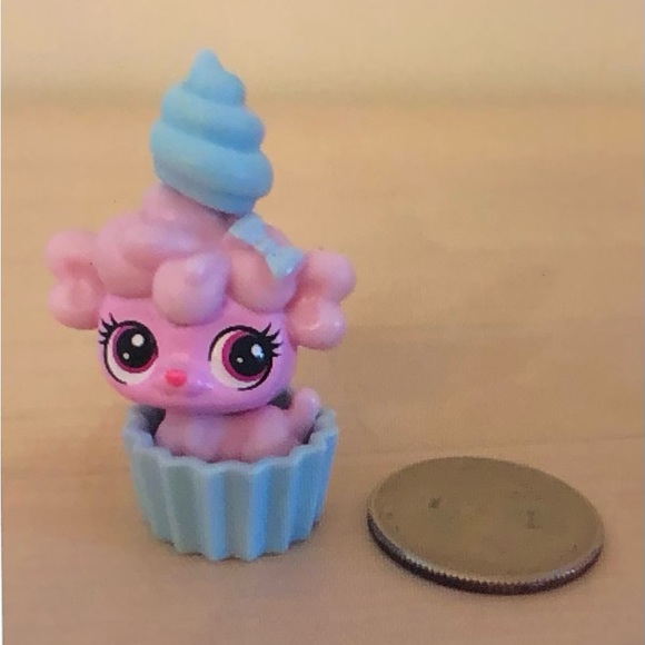 Littlest Pet Shop Blind Bag Figure Series 5 Pets in the City Lamb - Picture 2 of 5